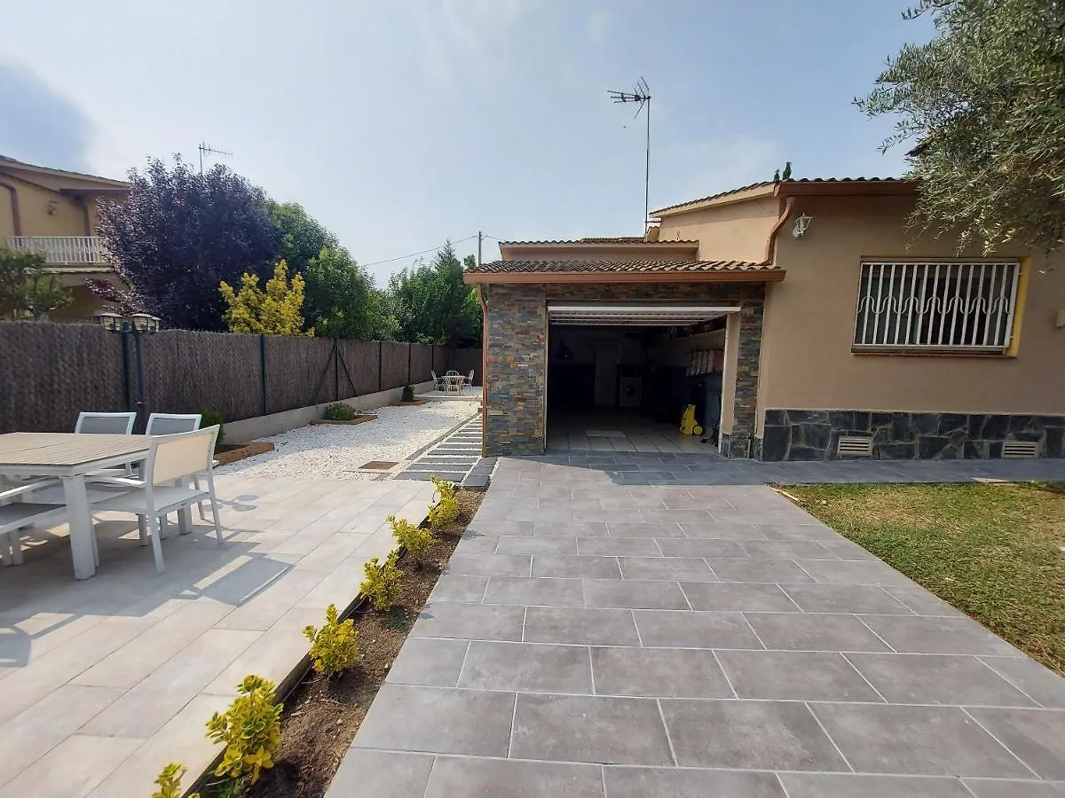 Holiday home Cerca De Barcelona, Y Entre Tres Parques Naturales, Casa De 4 Habitaciones Y 2 Banos Con Piscina, Barbacoa Y Chimenea Sant Antoni de Vilamajor Spain